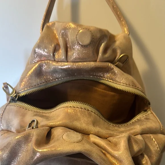 HOBO Gold Metallic Hand Bag with Distressed Leather Finish - Picture 5 of 7
